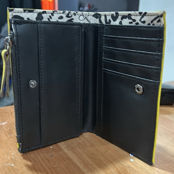 Jessica Simpson Double Bi-fold Wallet - Picture 2 of 4